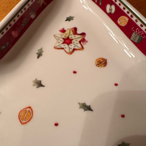 Villeroy and Boch Christmas 🎄 star shaped platter with original box 14.5 in HTF - Picture 4 of 6